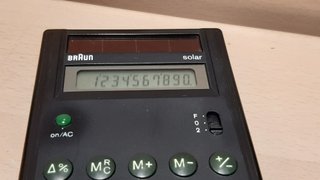 Calculadora SOLAR Vintage BRAUN modelo 4777