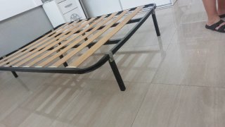 Somier metálico con láminas de madera.Buen estado