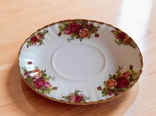Salsera y platillo de la vajilla Royal Albert OCR