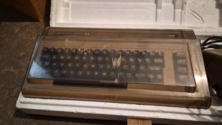 Commodore 64 Computer Beige epoca vintage