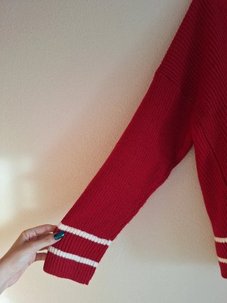 Jersey Mango Rojo Cuello V Rayas