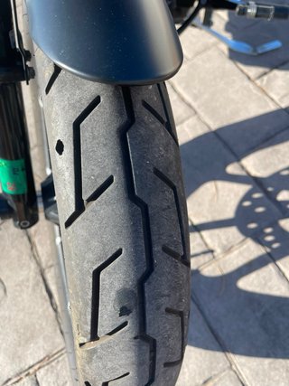 Harley-Davidson 883 Negra