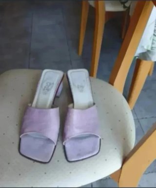 Sandalias rosas tacón cuadrado
