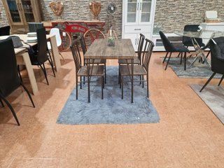 Mesa y 4 Sillas Madera y Metal