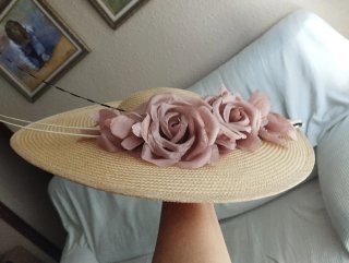 Pamela elegante , viene con su caja, un solo uso