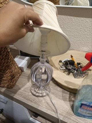 Lámpara de mesa mimbre y cristal