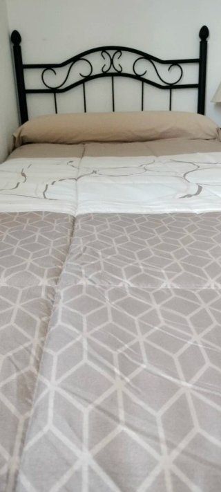 2 Camas 90x90 con Colchón y Cabecero