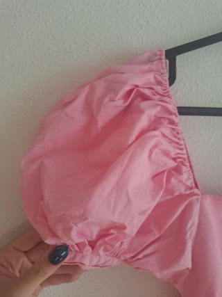 Top corto Zara rosa mangas abullonadas