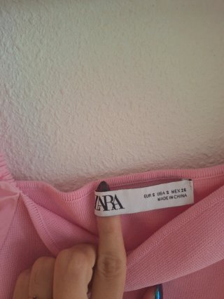 Top corto Zara rosa mangas abullonadas