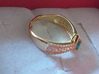 Anillo  con Esmeralda