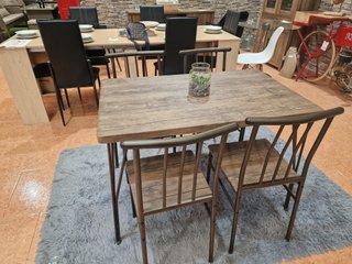 Mesa y 4 Sillas Efecto Madera y Metal