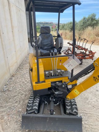 Miniexcavadora giratoria 360° 1.8tn