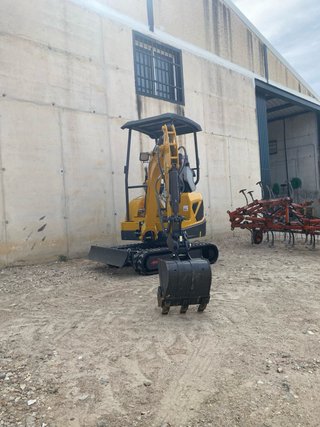 Miniexcavadora giratoria 360° 1.8tn