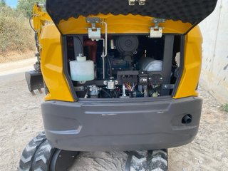 Miniexcavadora giratoria 360° 1.8tn