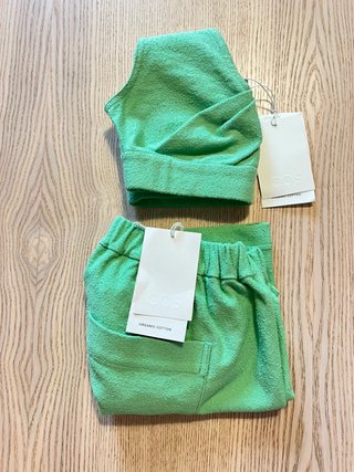 COS – Green Terry Crop Top & Shorts Set – Organic