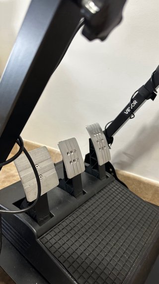Volante Thrustmaster PS5 + GT7