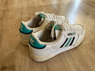 Zapatillas Adidas Blancas Detalles Verdes