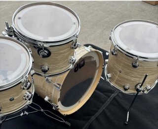 ** Batería DW Collectors " Creme Oyster" Nueva !!