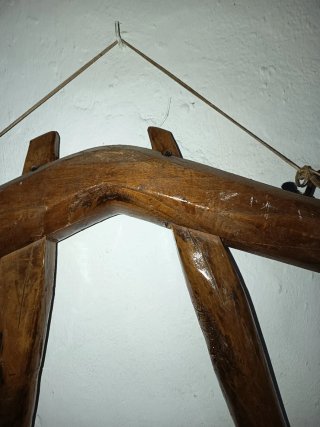Yugo de madera antiguo