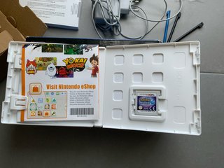 Nintendo 2DS Negra + Pokémon Luna