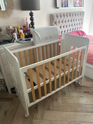 Cuna infantil casi nueva