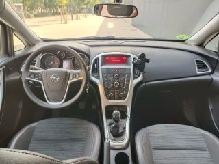 Opel Astra 1.6 Selective