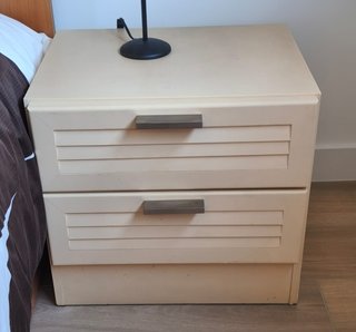Cómoda con 2 Mesillas