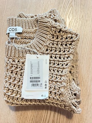 COS – Open-Knit Sleeveless Top – Beige Crochet