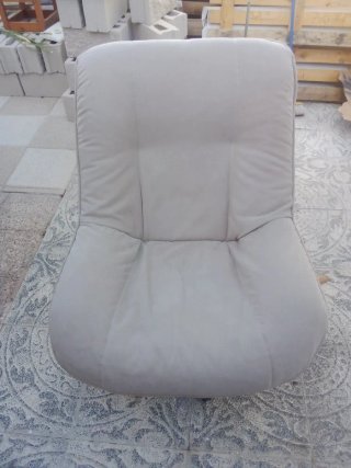 Sillón giratorio beige y negro