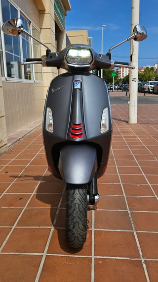 VESPA SPRINT 125 S SPECIAL SOLO 11.000KM Y GARANTI