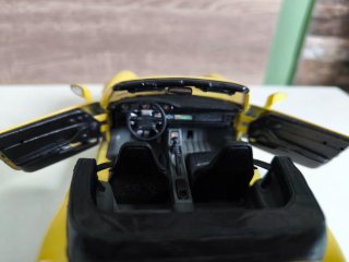 Maqueta Porsche 911 Burago 1/18 Amarillo