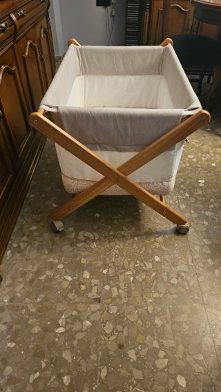 Minicuna madera con ruedas
