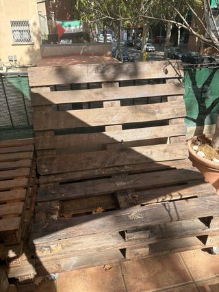 Sofá y mesa de palets para terraza