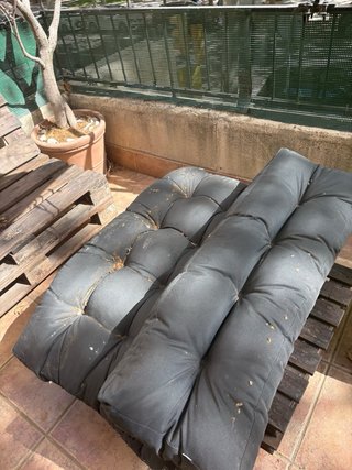 Sofá y mesa de palets para terraza