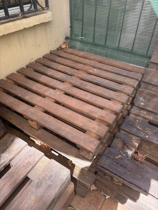 Sofá y mesa de palets para terraza