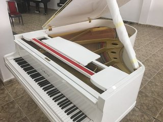 Piano de Cola Yamaha G3 Blanco Japón similar C3X