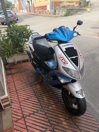 Peugeot Speedfight Scooter Azul y Blanco