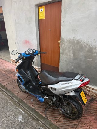 Peugeot Speedfight Scooter Azul y Blanco