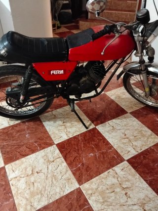 Moto con documentación al día ITV funciona bien