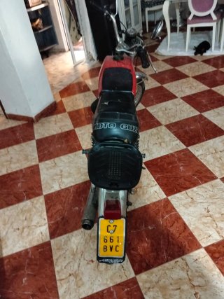 Moto con documentación al día ITV funciona bien
