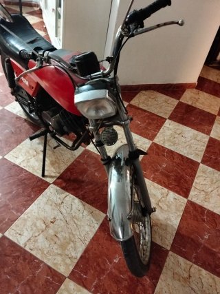 Moto con documentación al día ITV funciona bien