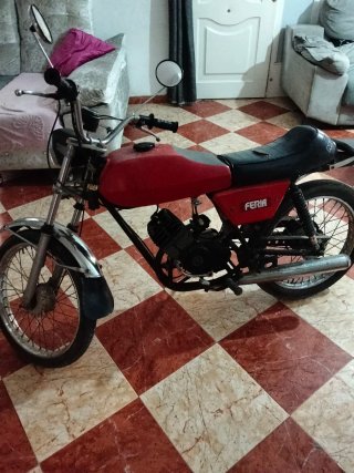 Moto con documentación al día ITV funciona bien
