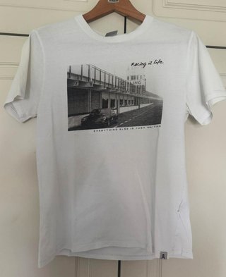 CAMISETA BLANCA "SCALPERS" TALLA M