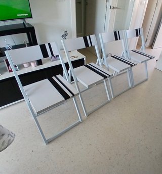 Conjunto mesa plegable + 4 sillas