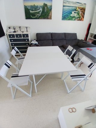Conjunto mesa plegable + 4 sillas