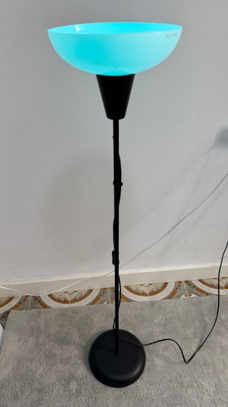 Lámpara de pie IKEA TAGARP + bombilla smart