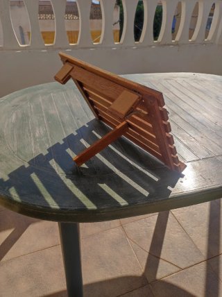 Atril de madera convertible
