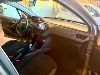 Peugeot 208 2013