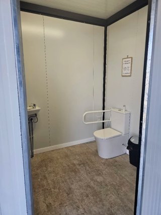 Caseta de baños completa. Cada caseta 9000€