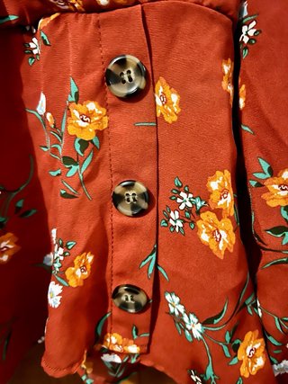 Blusa floral Almost Famous talla XL